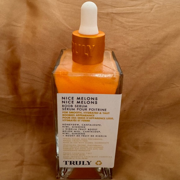 Truly Beauty Bronze & Blur Cream - Picture 3 of 4